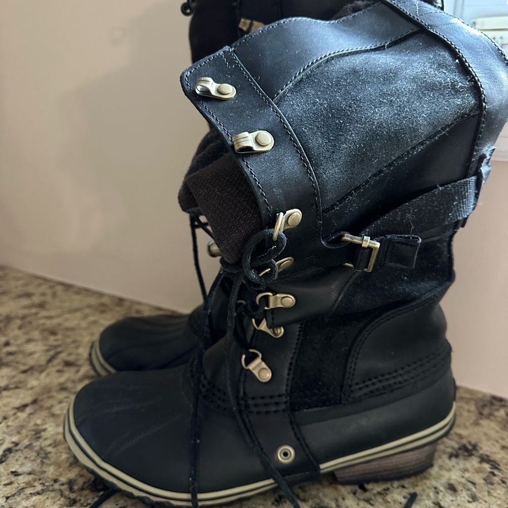 Sorel Black Duck Boots with Gold Hardware Lace-Up Winter Boots